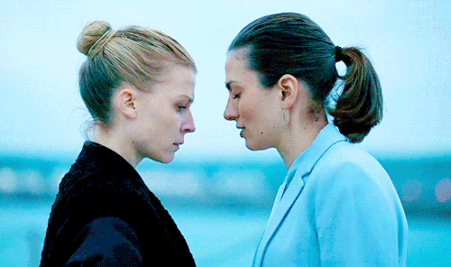 challengerblue:  ultimate ship challenge: [½] star-crossed lovers↳ elise & eryka ★ the tunnel