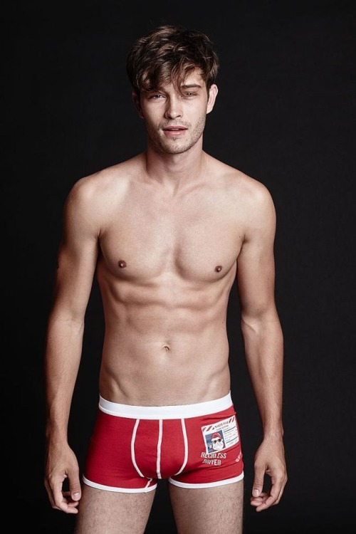 tabloidheat101:  Francisco Lachowski 