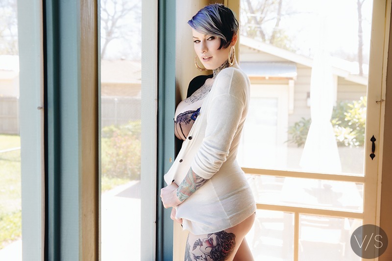 bunnyharlow:  Someone went creepin hard and this popped up again. Someone asked to