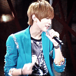jinvoung:  dancing in the moonlight. 