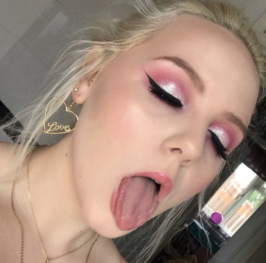 yourmilkdoll:  my fav makeup look ever 