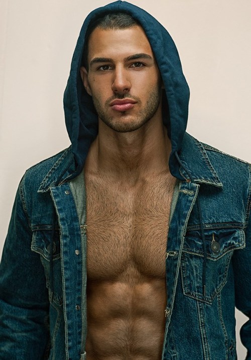 malephotoshoot:  MPS  Model :  Milan E Pfeisinger 