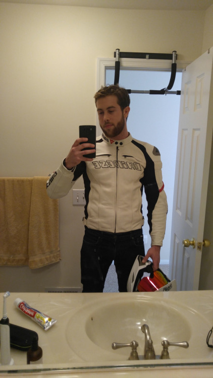 realgayboysfan:  http://realgayboysfan.tumblr.com/ 