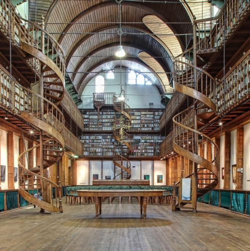 steampunktendencies:  ..Monastery Library in Wittem, South of The Netherlands…  Photo : Huub Keulers http://goo.gl/QiaMXB 