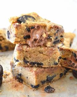 fullcravings:  Browned Butter Oreo and Nutella Stuffed Blondies
