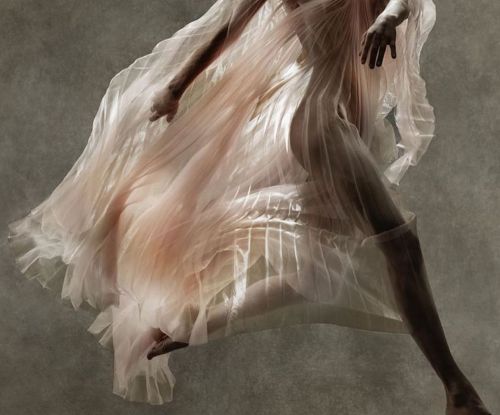 XXX themakeupbrush:Iris van Herpen photo