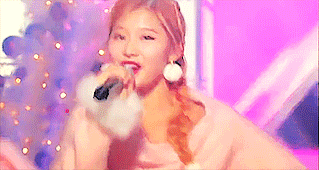 maerinah:  @taenthusiast asked me to: make a gifset of my favorite sana hairstyles 💐💕️