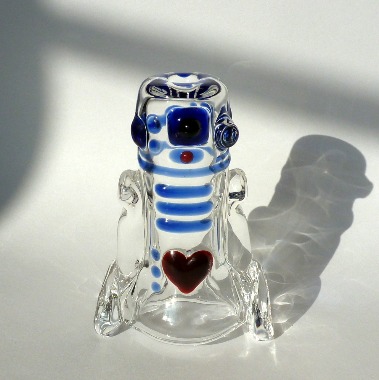 leostudios:  R2D2 in looooove… Pipe on Etsy 