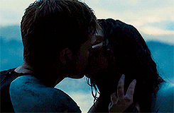 onscreenkisses:  The Hunger Games: Catching Fire, dir. Francis Lawrence (2013)  “Nobody needs me.” “I do. I need you.”  