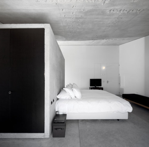 XXX theblackworkshop:  Casa Do Conto in Porto, photo