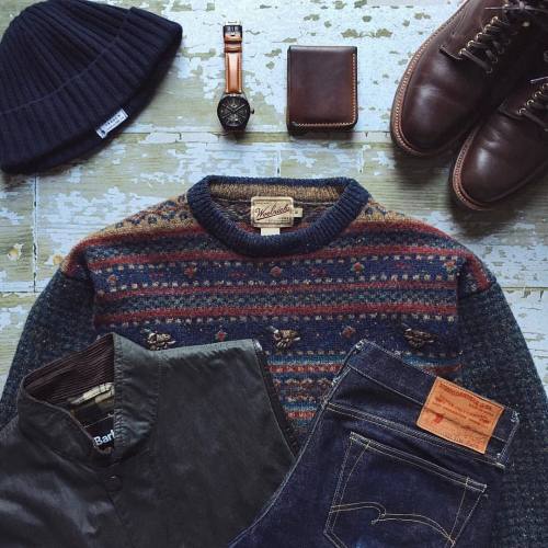 Simple Saturday Style ➖➖➖➖➖➖➖➖➖➖➖➖➖➖➖➖➖ Sweater: @WoolrichInc Vest: @Barbour Westmoreland Watch Cap: