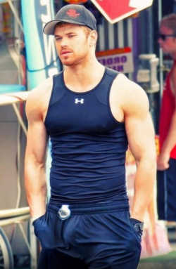 itsohmygahh:  No, That’s Not A Cell Phone In Kellan Lutz’s Pocket! It’s A Massive Bulge!  Hot