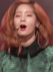 femaleidols:  twice • so hot 