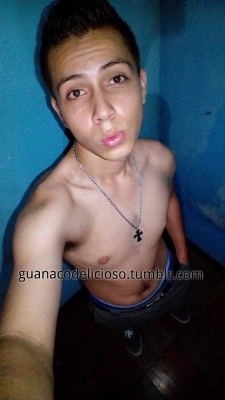 guanacodelicioso:  Yankee es un macho romántico, palomudo y caliente del municipio de Acajutla departamento de Sonsonate 