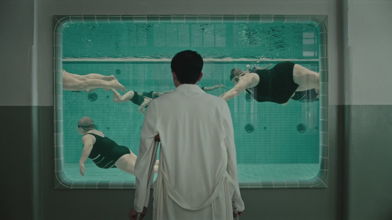 barricklovesmovies:A Cure for Wellness (2016)dir. Gore Verbinskidop: Bojan Bazelli