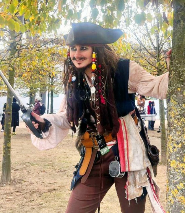 Cosplay photo dump PT2! 
This is when I attended MCM in October as Cap'n Sparrow once again. I added a couple minor additions 