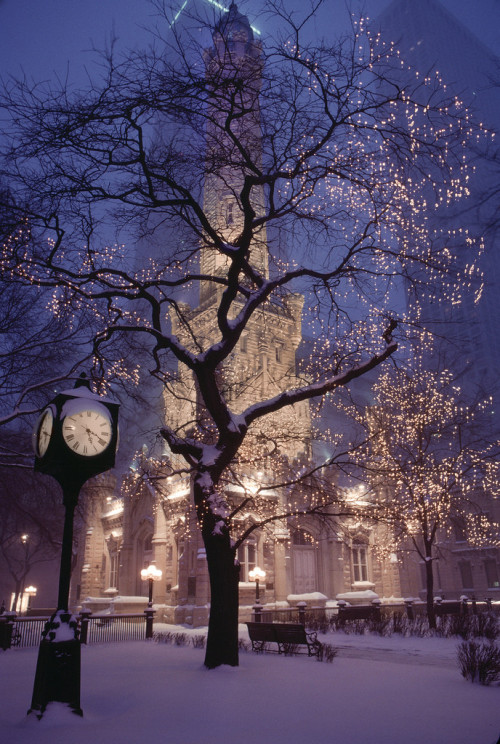 lostsplendor: Chicago in Show, Photographer Unknown (via Imgur)