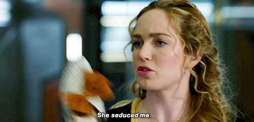 highwaytohell-a:supercanaries:Seducing the Queen of France?Badass Bisexual Queen Seducer Assassin