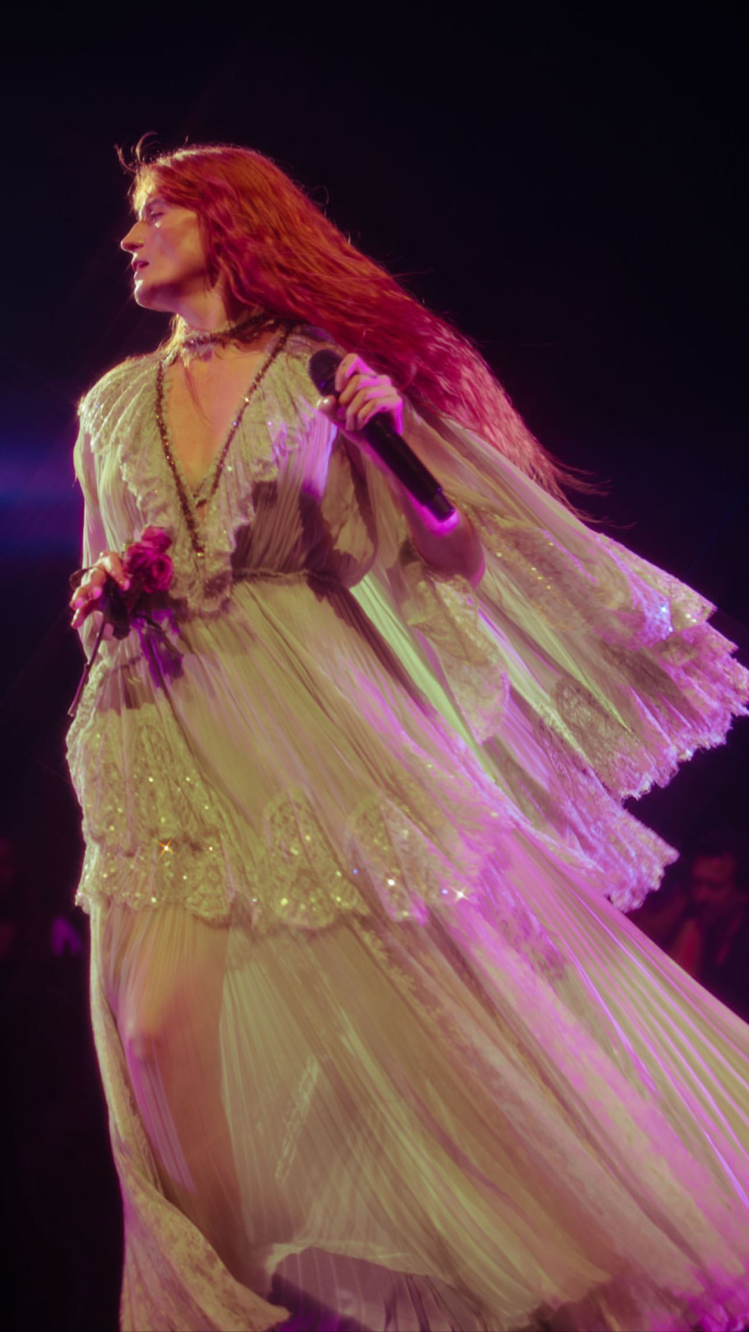 WHAT IS FLORENCE WEARING? on Tumblr