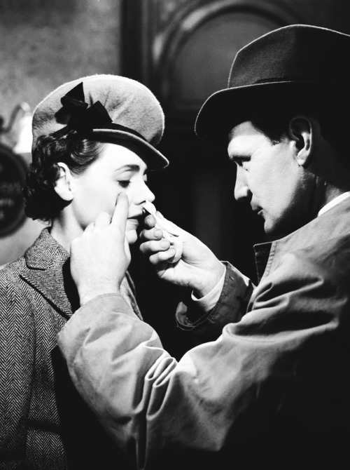 hollywoodlady: Celia Johnson and Trevor Howard in Brief Encounter, 1945