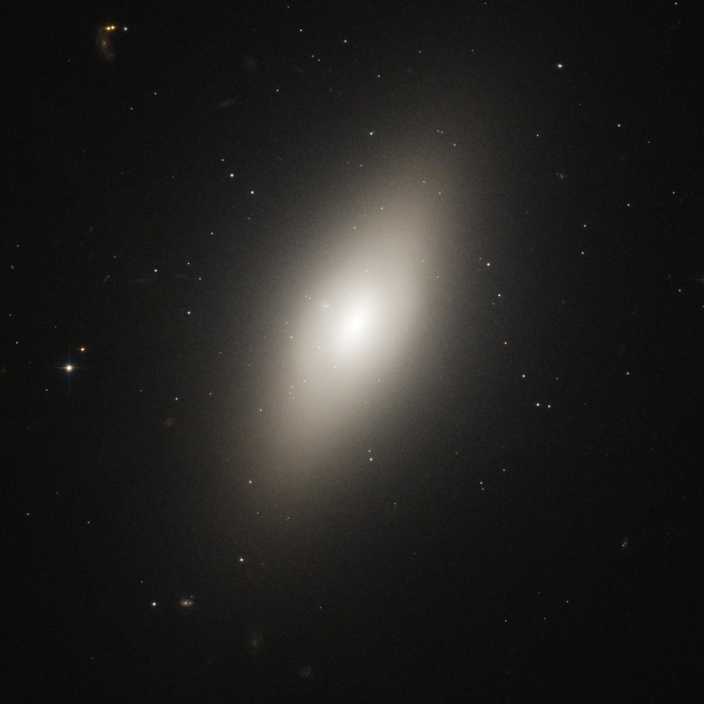 Elliptical Galaxy NGC 4660 by NASA Hubble