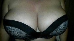 bustybabe81:  My big tits in a strapless