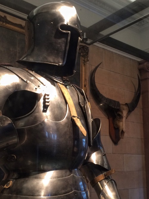 piptheworst:The Avant Armour, dating from the mid-1400s, at the Kelvingrove Museum in Glasgow. I wen