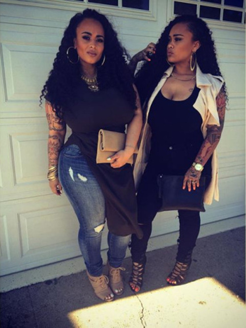 extremebodiez:  The Westbrook Sisters. The Whole female half of there family tree Family is either thick, Badd Sexy or a mixture of all 3   #ThoseGenesTho 