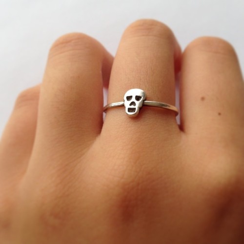 dantia:  my skull ring :) follow me on instagram: adult photos