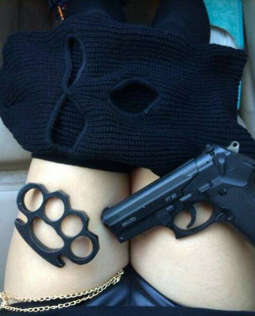 yvngthot:  pale-babes-of-ghetto:  —  👽 