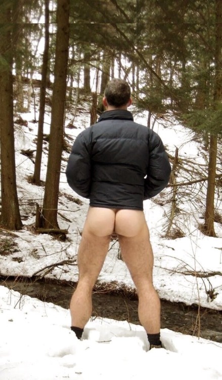 butt-boys:  Cold. Hot Naked Male Celebs here. Love butts? Follow Butt Boys at:http://butt-boys.tumblr.com/For the sweetest butts! 