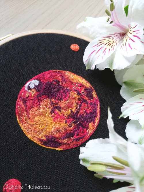 ophelie-trichereau:“Mars”Hand embroidery.13,5 cm in diameter.DMC embroidery threads on linen.Thank