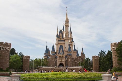 Travelling in Tokyo with Kids? This destination must be checked!Tokyo Disneyland is Awesome for Fami