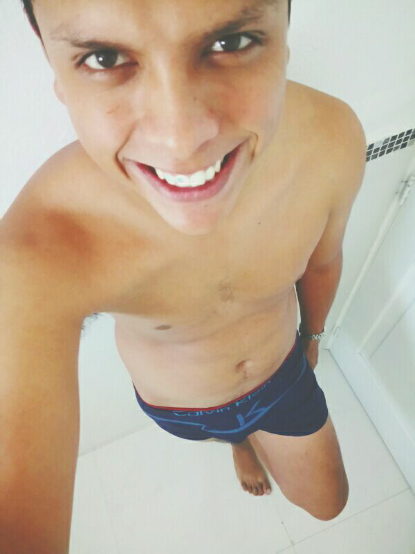 aconmuchasganasdeti:  Black and white or colored… I’ll sit on that!