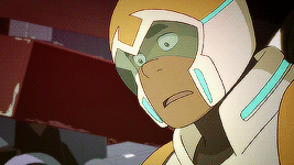 nightlwing:Okay, now watch this! I can’t read this. Doesn’t matter. I’ll just improvise!make me choo