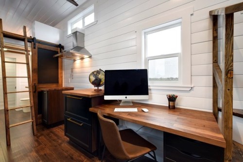 dreamhousetogo:  Custom tiny house by Mint Tiny Homes. Currently for sale