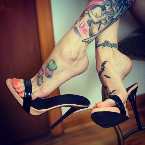 stilettomules:Find sexy stiletto mules, slippers, sandals, stripper heels, platforms, fetish high he