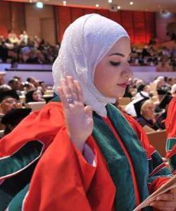 onefitmodel:  layalnoureddine:  awaitingmyescapee:  The guinness world records: Youngest doctor in the world  Eqbal Asa’d is a Palestinian Muslim refugee in Lebanon that started Med school when she was 14 years old. She got her Bachelor degree in
