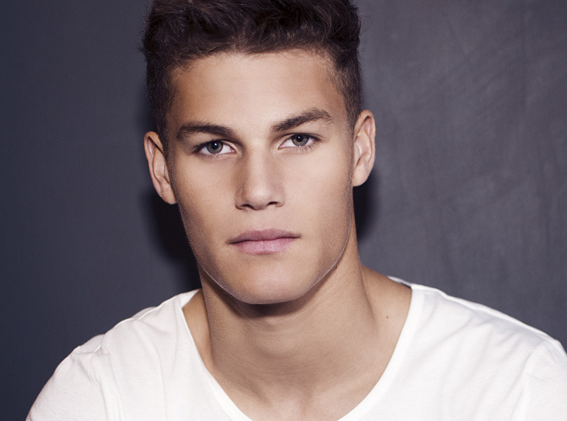 shirtlifting:  Tyler Maher