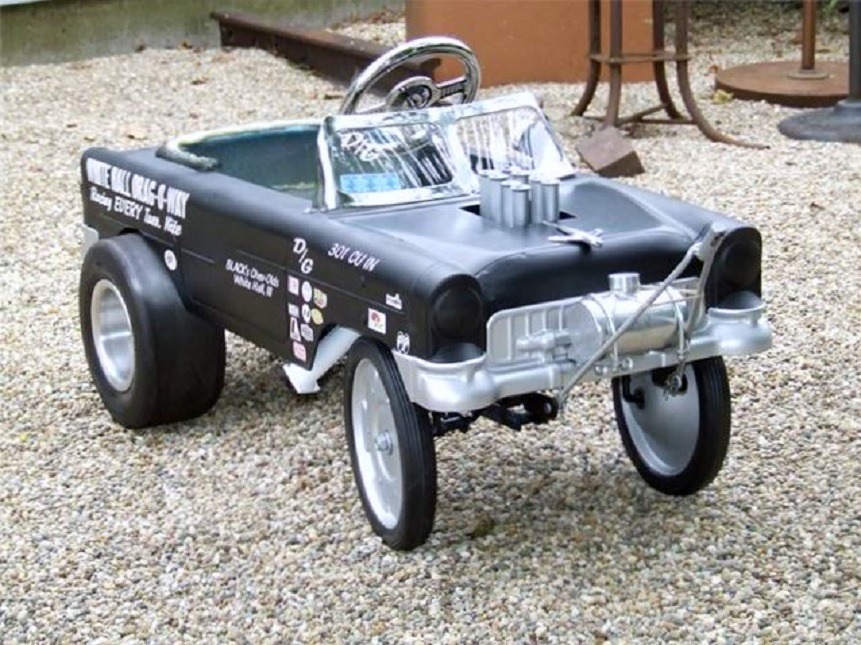 makkiel:  tonightwedrinktomorrowweride:  Gasser Pedal Cars .  kick ass!!!!!!! 