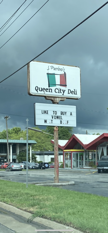 gotterhag:thepaisleyelf:thepaisleyelf:everyone having a very normal time over at Queen City DeliQueen City Deli bringing the heat into 2022 with a new sign Normal things to say 