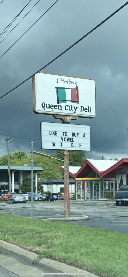 thepaisleyelf:thepaisleyelf:thepaisleyelf:everyone having a very normal time over at Queen City DeliQueen City Deli bringing the heat into 2022 with a new sign 2023 here we go 