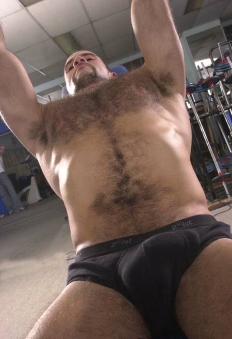 scofflawscallawag2: The incline bench always makes him horny for some reason