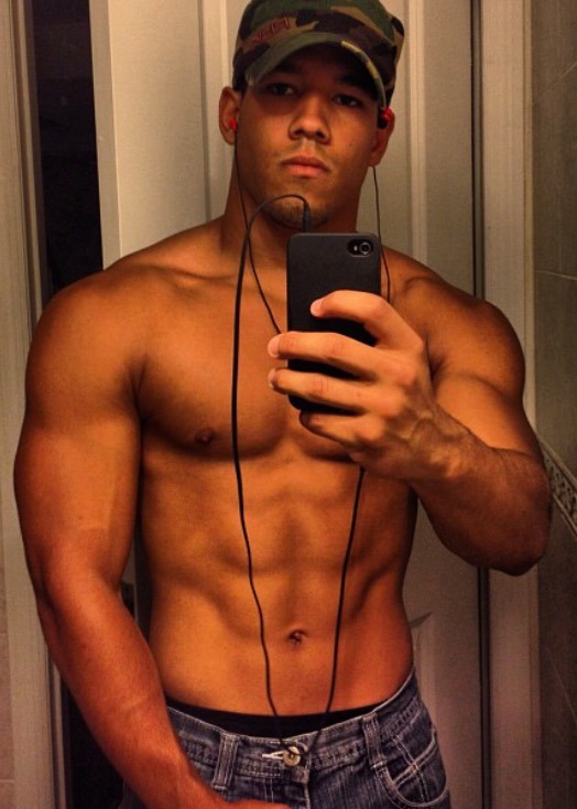 morenoxlife:  betomartinez:  This is 22 y/o Richie from Staten Island NY.  He says