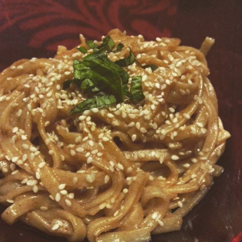 Somehow managed to be out of fresh veggies. But I have been playing around with a sesame ginger sauce/marinade and so I put it on some udon noodles. Little sprinkle of sesame seeds. Bit chiffonade of basil for some green and done! (Probably gonna use