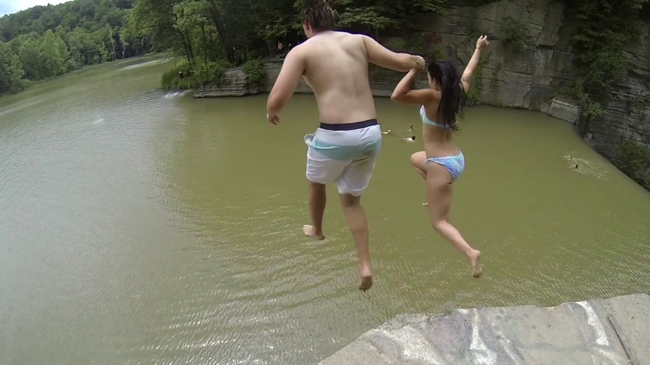 thatcuterelationshipiwant:  Cliff jumping