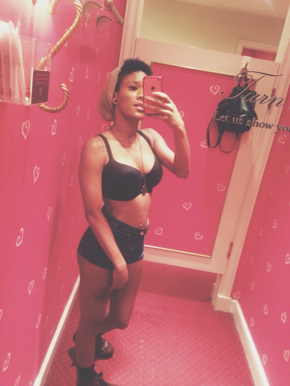 anjamoon:  Too much fun in VS dressing room. Plus Iâ€™m proud of my body and
