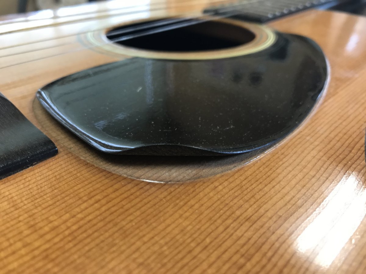 ギター工房ヴォイジャーギターズ Gibson Hummingbird Customギター修理 アコギブリッジ交換 ネックリセット
