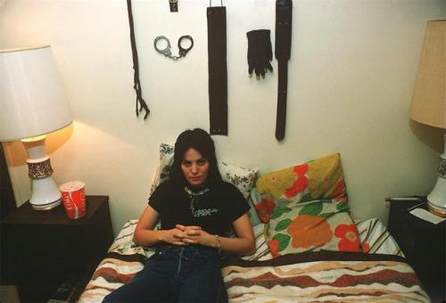 prominentmen: Joan Jett at home L.A. © Chris Stein, 1977