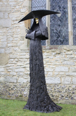 asylum-art:  Philip Jackson  Winner of National Peace Sculpture Competition, Manchester City Council 1987 Elected Fellow Royal Society of British Sculptors Philip Jackson’s ability to convey the human condition through the skilful use of body language